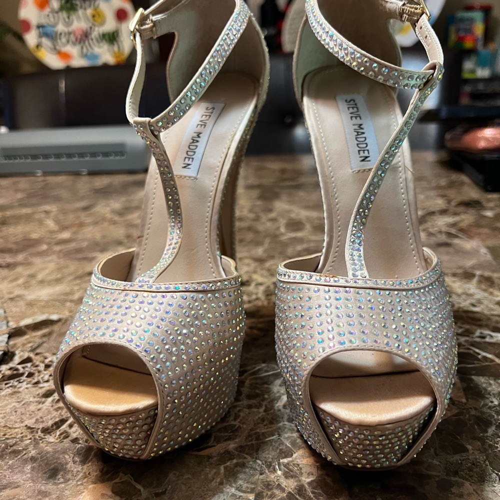 Gorgeous like new Steve Madden heels
